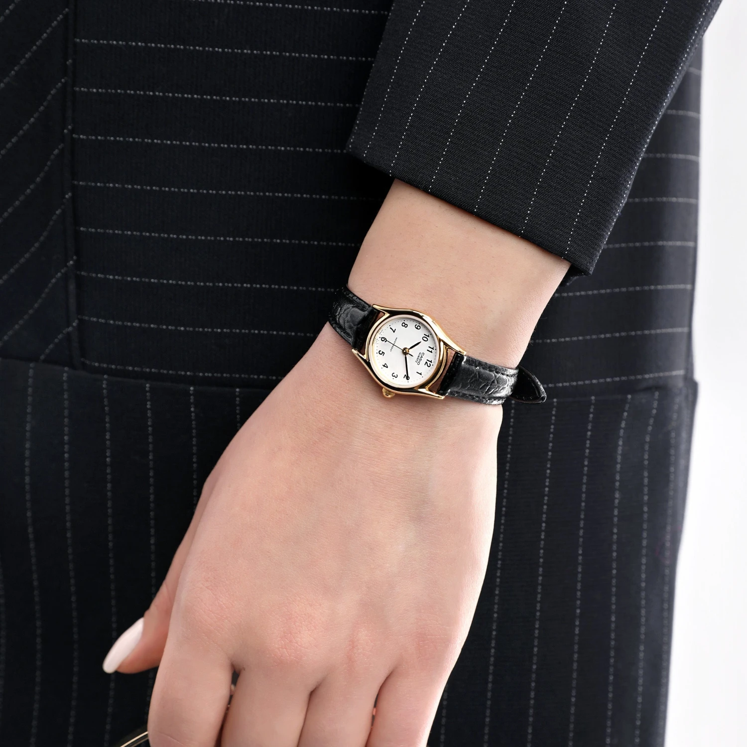 Casio Dress 31mm Gold Ladies' Black Leather Analogue Watch LTP-1094Q-7B1RDF 4 Casio Dress 31mm Gold Ladies' Black Leather Analogue Watch LTP-1094Q-7B1RDF - Image 2