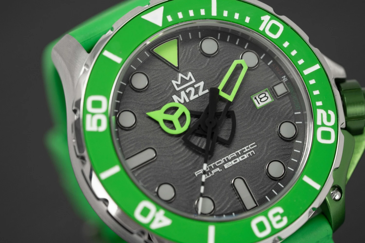 M2Z Men's Watch Diver 200 Green 200-001B 9 M2Z Men's Watch Diver 200 Green 200-001B - Image 7