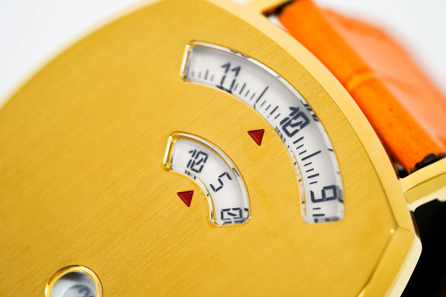 Gucci Watch Grip 35mm Gold PVD Orange Alligator YGA15026 11 Gucci Watch Grip 35mm Gold PVD Orange Alligator YGA15026 - Image 9