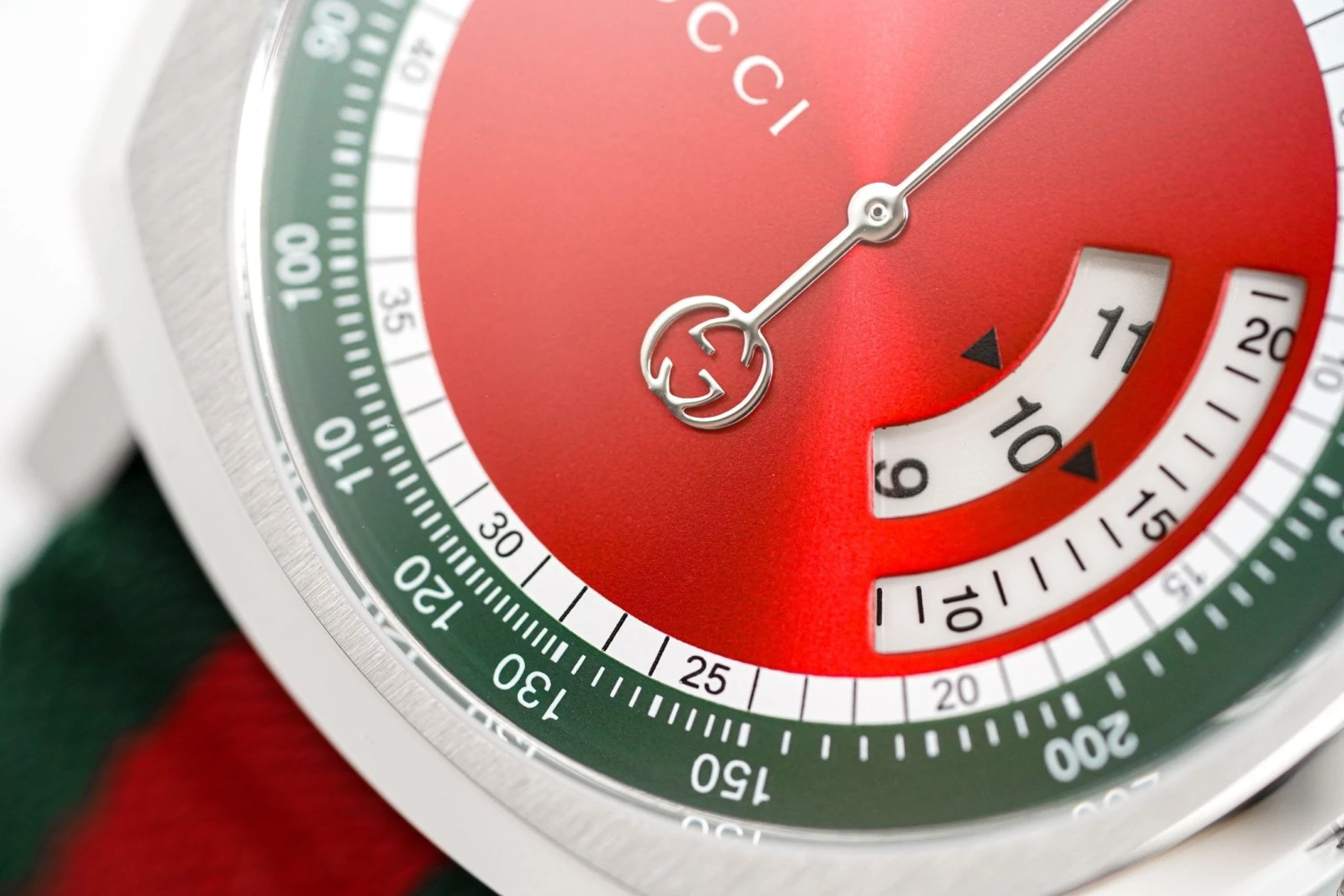 Gucci Grip Watch 40mm Red Green YA157304 10 Gucci Grip Watch 40mm Red Green YA157304 - Image 8