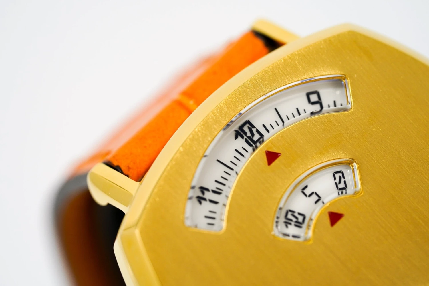 Gucci Watch Grip 35mm Gold PVD Orange Alligator YGA15026 5 Gucci Watch Grip 35mm Gold PVD Orange Alligator YGA15026 - Image 3