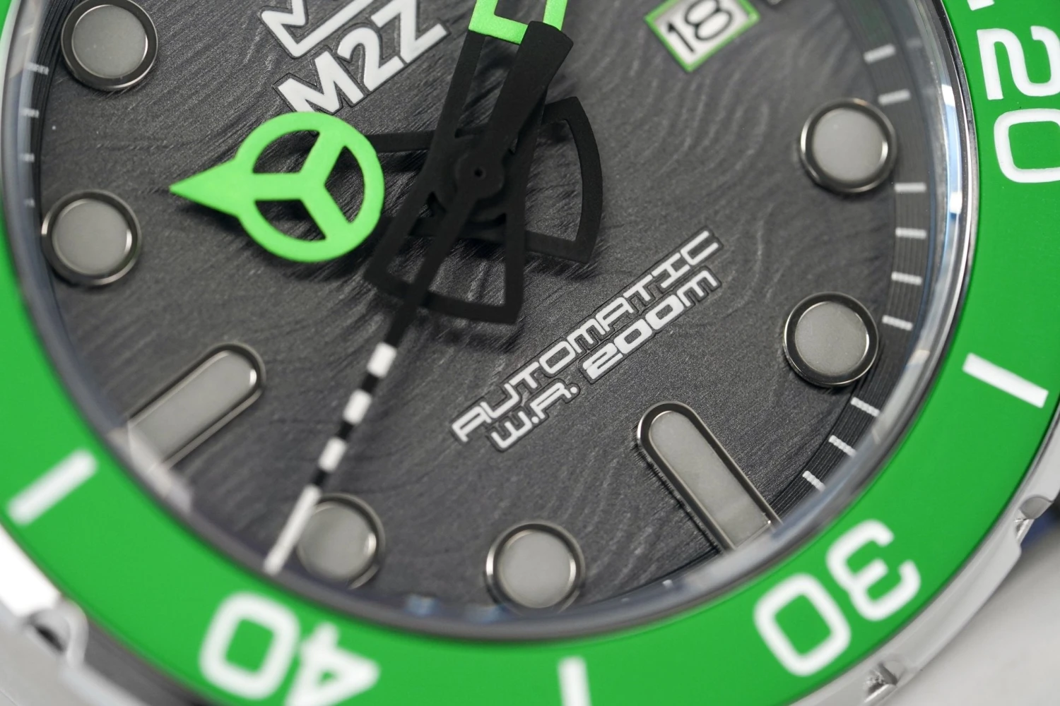 M2Z Men's Watch Diver 200 Green 200-001 11 M2Z Men's Watch Diver 200 Green 200-001 - Image 9