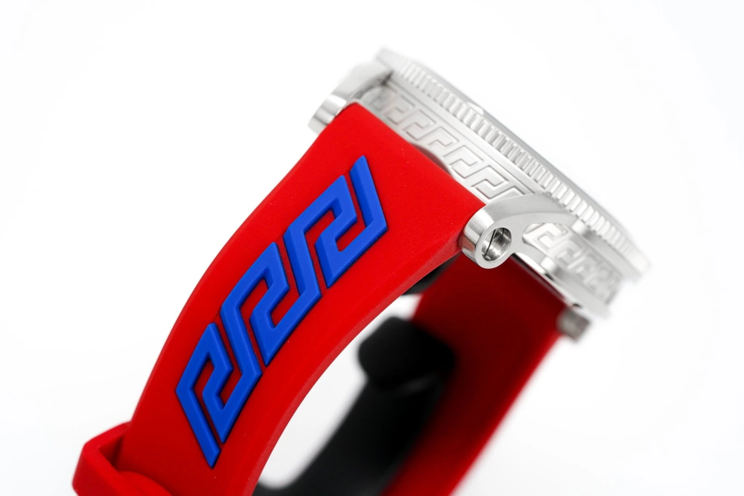 Versace Men's Watch V-Palazzo Red VE2V00622 13 Versace Men's Watch V-Palazzo Red VE2V00622 - Image 11