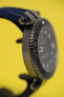 Versace Men's Watch V-Race Diver 46mm Blue VEAK00218 -Clock More Than Watches versace v race diver blue 206832