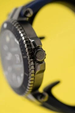 Versace Men's Watch V-Race Diver 46mm Blue VEAK00218 -Clock More Than Watches versace v race diver blue 776178