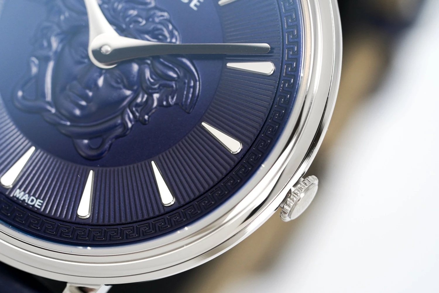 Versace Ladies Watch V-Circle 38mm Blue VE8101619 11 Versace Ladies Watch V-Circle 38mm Blue VE8101619 - Image 9