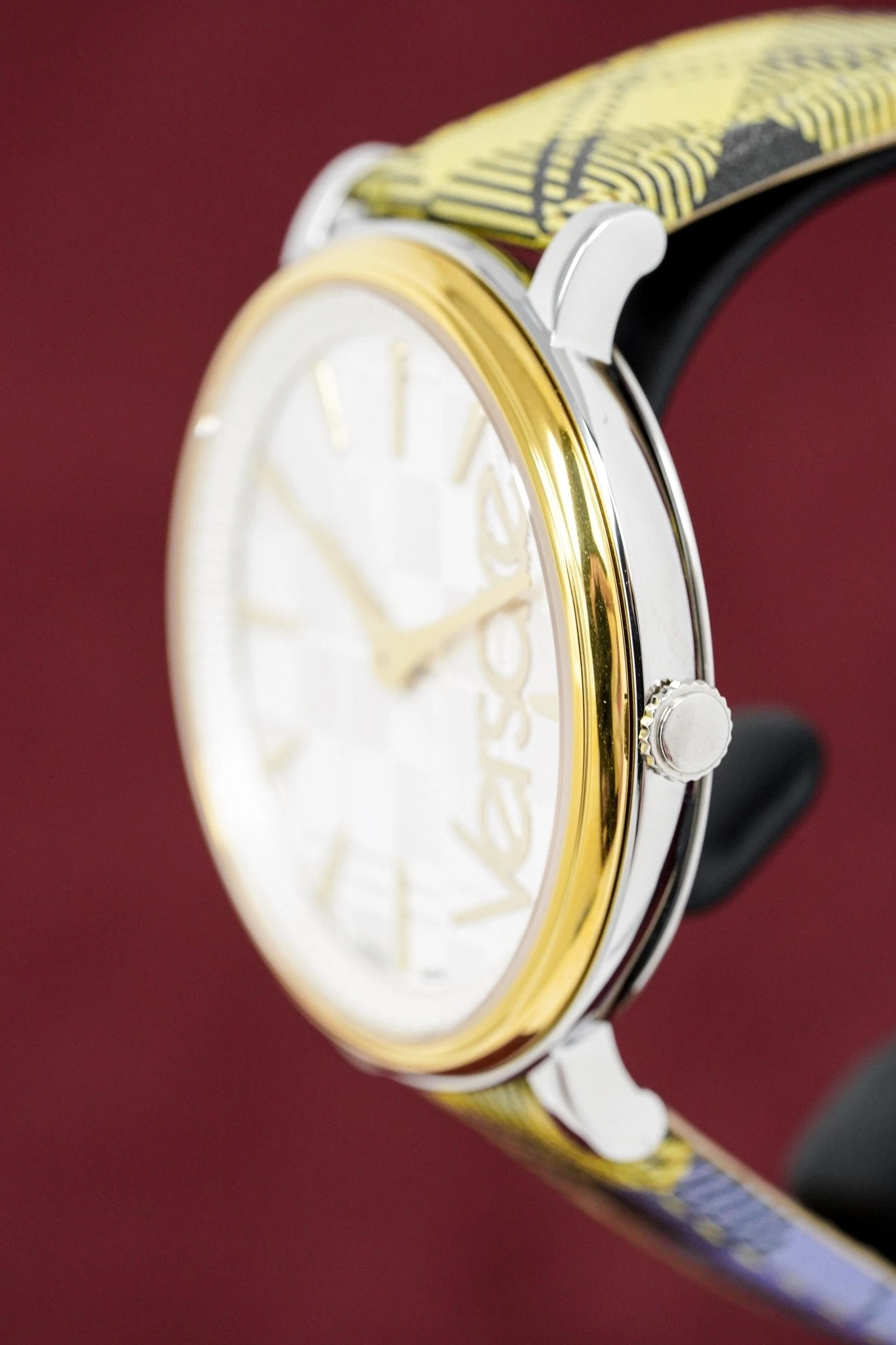 Versace Ladies Watch V-Circle The Clans Edition Yellow Plaid Two-Tone VE8100118 6 Versace Ladies Watch V-Circle The Clans Edition Yellow Plaid Two-Tone VE8100118 - Image 4