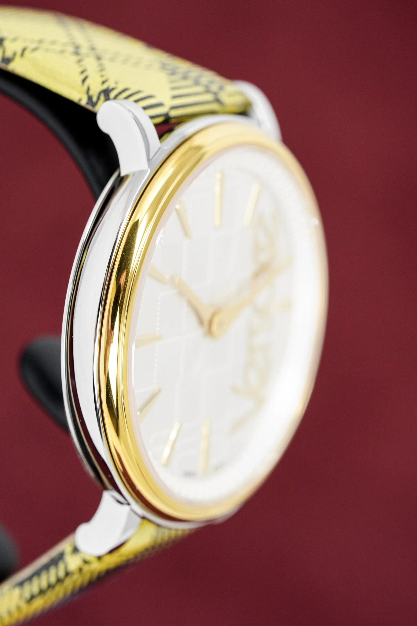 Versace Ladies Watch V-Circle The Clans Edition Yellow Plaid Two-Tone VE8100118 14 Versace Ladies Watch V-Circle The Clans Edition Yellow Plaid Two-Tone VE8100118 - Image 12